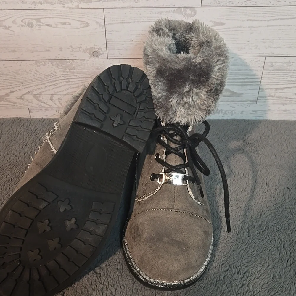 Kids Bebe Fur-Trimmed Winter Boots Sz 2